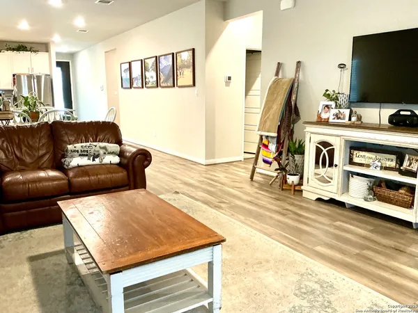 $2,100 | 1540 Arcadian Lily, San Antonio, TX 78245