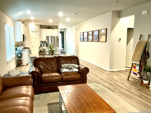 $2,100 | 1540 Arcadian Lily, San Antonio, TX 78245