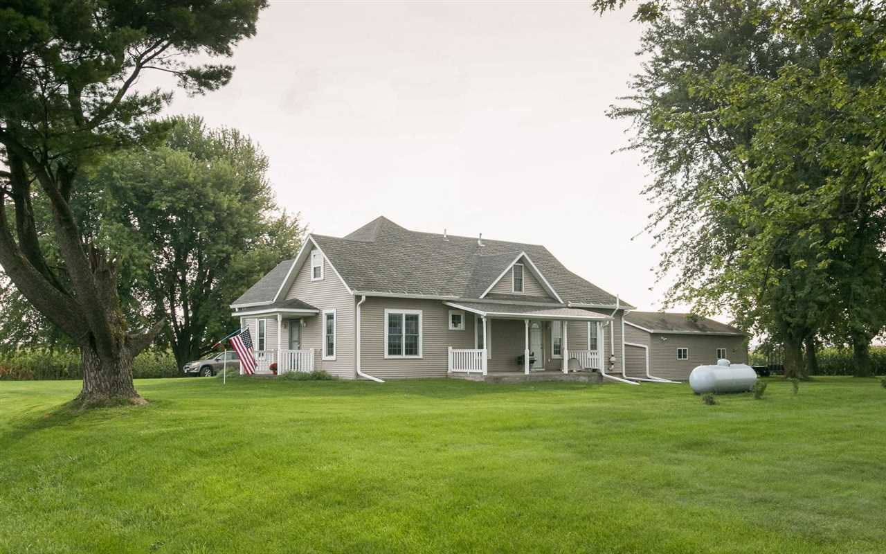 1819 Angle Road Southwest Kalona, IA 52247 - Photo 4 of 21 Gallery Image 4