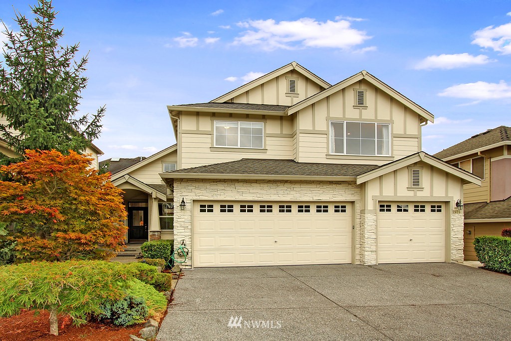1925 Northeast 35th Place Renton, WA 98056 - Photo 1 of 21 Gallery Image 1