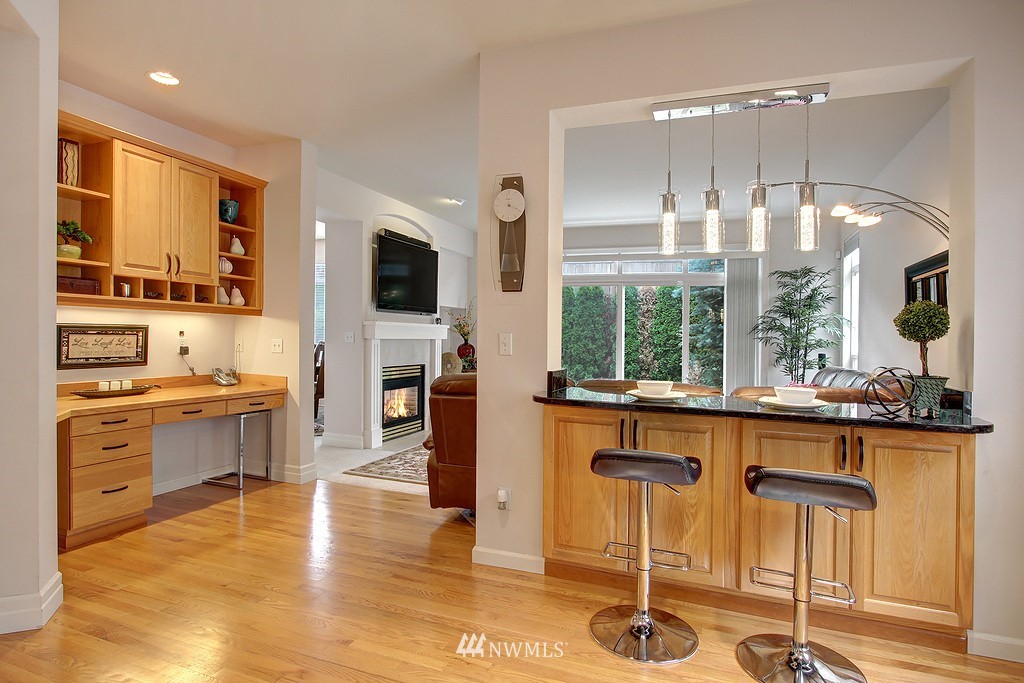 1925 Northeast 35th Place Renton, WA 98056 - Photo 11 of 21 Gallery Image 11
