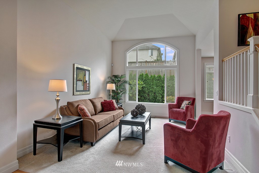 1925 Northeast 35th Place Renton, WA 98056 - Photo 5 of 21 Gallery Image 5