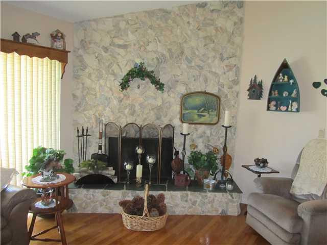 20220 Southwest 48th Place Southwest Ranches, FL 33332 - Photo 6 of 25 Den/Family/Great Room