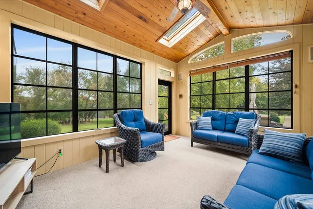 $750,000 | 5N533 Prairie Springs Drive, St. Charles, IL 60175