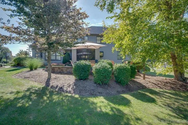 $750,000 | 5N533 Prairie Springs Drive, St. Charles, IL 60175