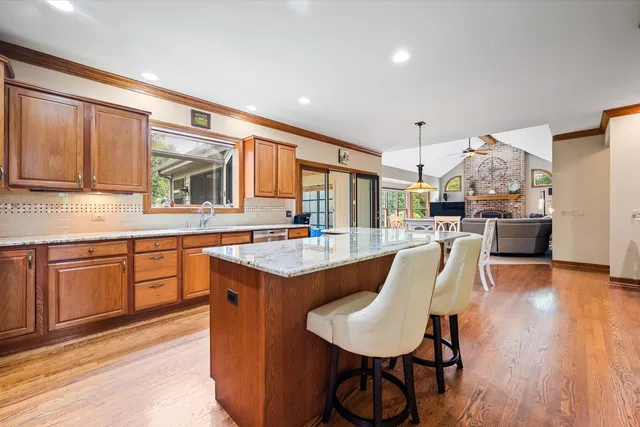 $750,000 | 5N533 Prairie Springs Drive, St. Charles, IL 60175