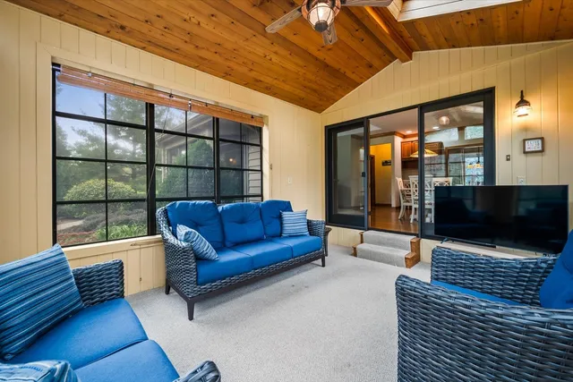 $750,000 | 5N533 Prairie Springs Drive, St. Charles, IL 60175