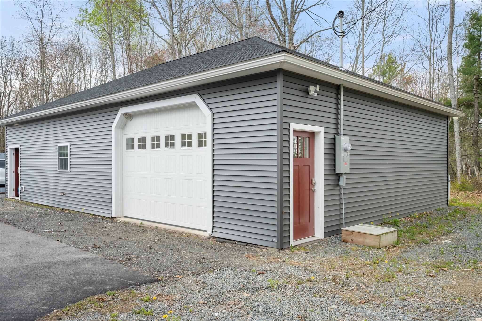 754 River Road Orrington, ME 04474 - Photo 40 of 43 59-Apartment Garage
