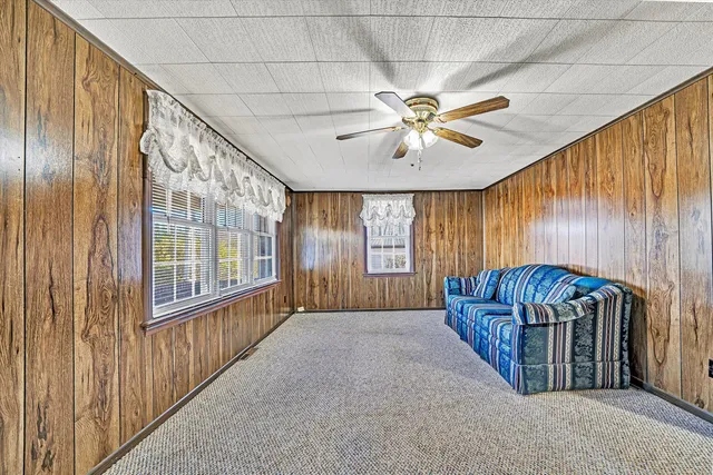 a view of entryway with furniture