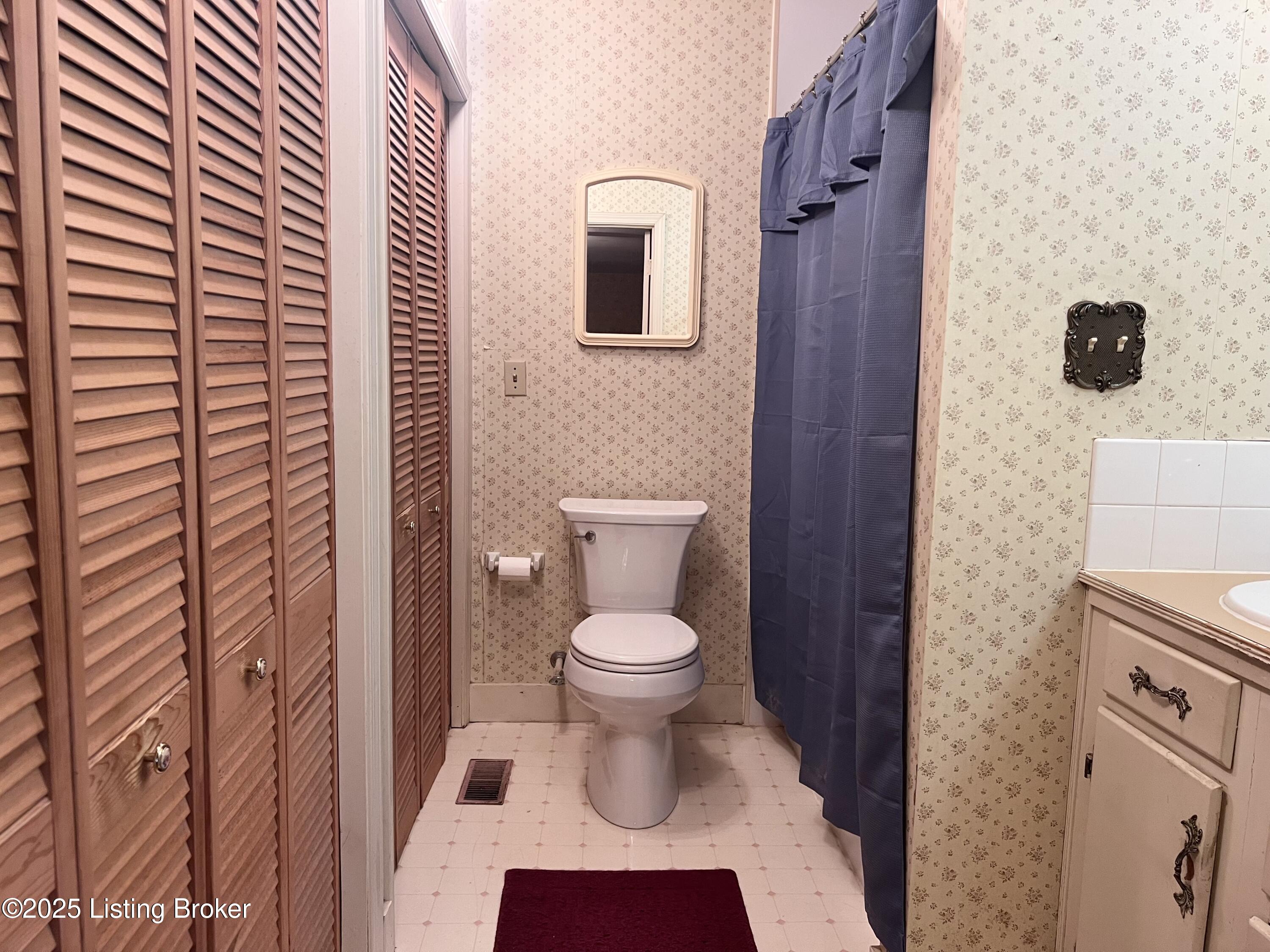 9101 Fairmount Road Louisville, KY 40291 - Photo 21 of 53 Primary Bathroom