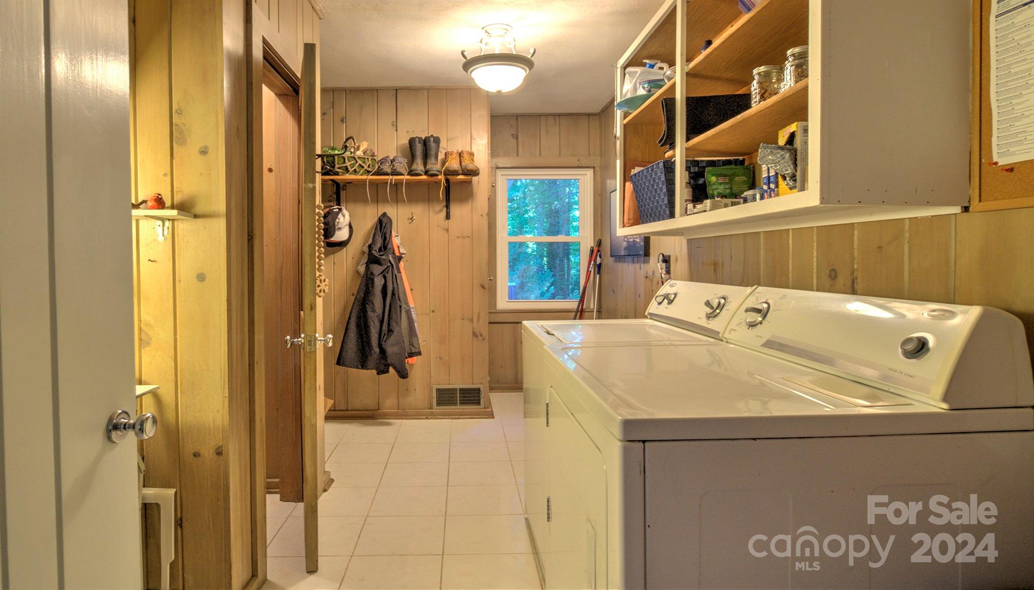 376 Page Farm Road Tryon, NC 28782 - Photo 23 of 34 a utility room with dryer and washer