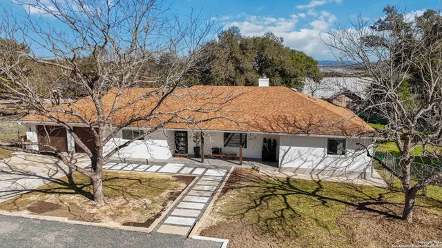 $2,950 | 107 Oak Crest, Canyon Lake, TX 78133