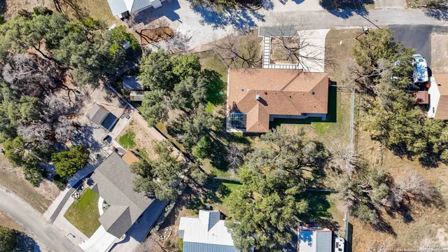 $2,950 | 107 Oak Crest, Canyon Lake, TX 78133