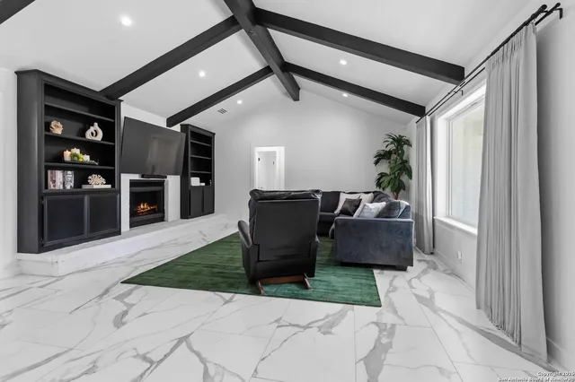 $2,950 | 107 Oak Crest, Canyon Lake, TX 78133