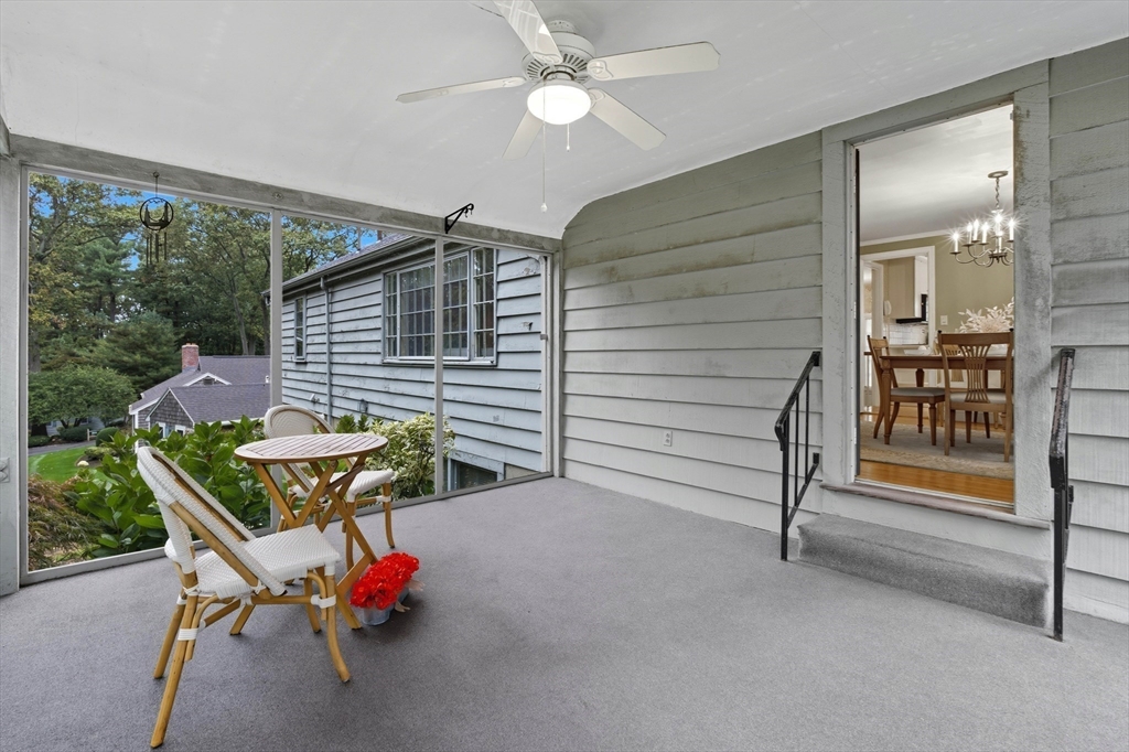 9 Fernway Lynnfield, MA 01940 - Photo 12 of 38