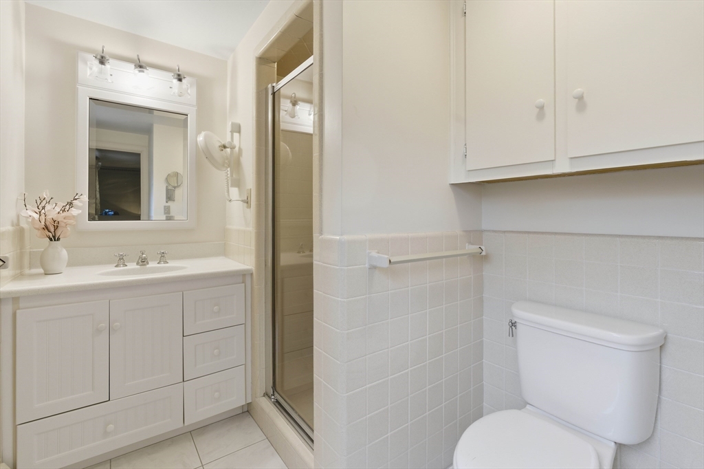 9 Fernway Lynnfield, MA 01940 - Photo 19 of 38