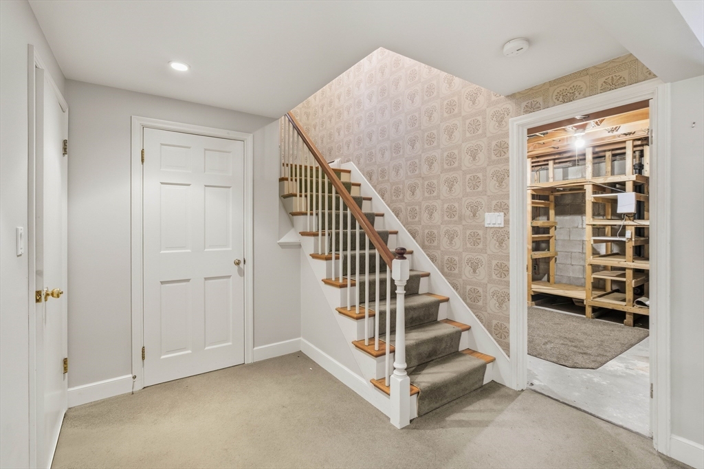 9 Fernway Lynnfield, MA 01940 - Photo 25 of 38