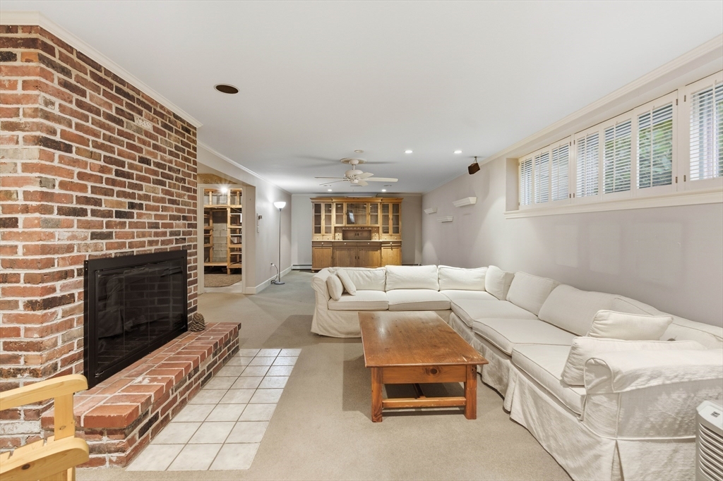 9 Fernway Lynnfield, MA 01940 - Photo 27 of 38