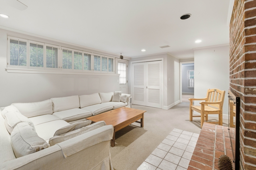 9 Fernway Lynnfield, MA 01940 - Photo 29 of 38