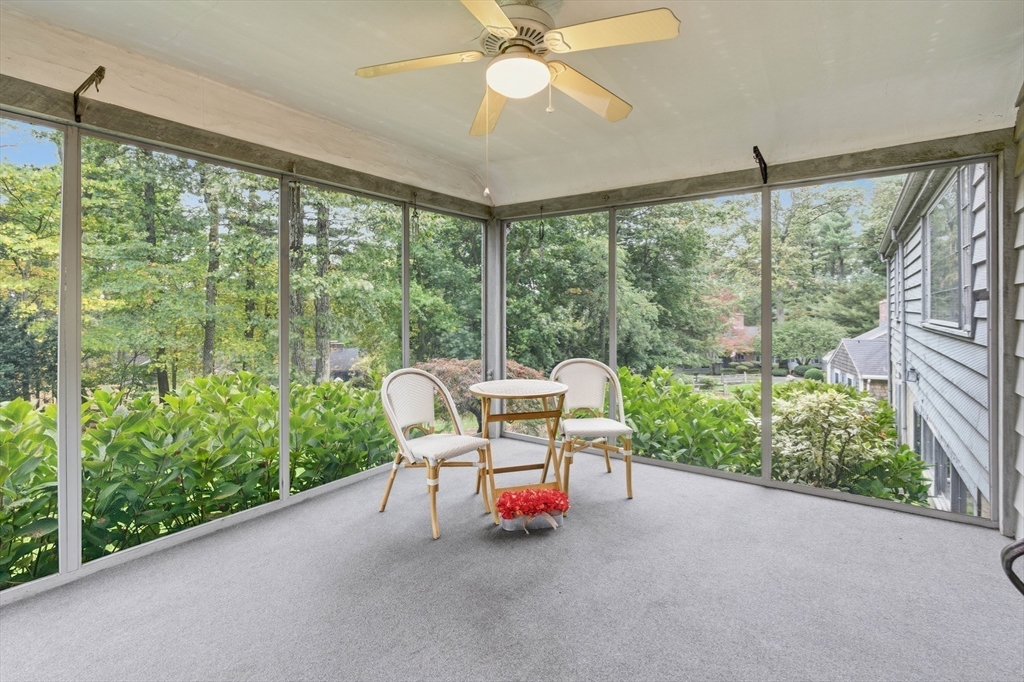 9 Fernway Lynnfield, MA 01940 - Photo 10 of 38