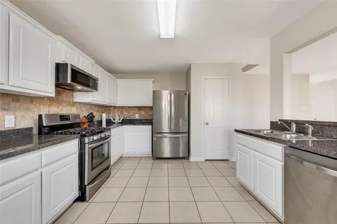 $250,000 | 508 Misty Mountain Drive, Fort Worth, TX 76140