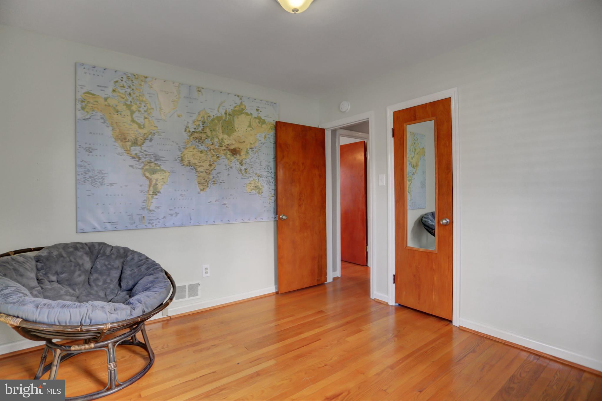11322 Manse Road Hagerstown, MD 21740 - Photo 14 of 34 Look at those hardwoods!