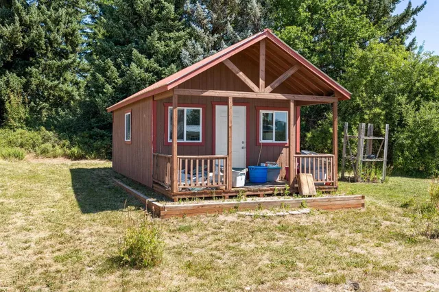 $425,000 | 4616 Highway 395, Clayton, WA 99110