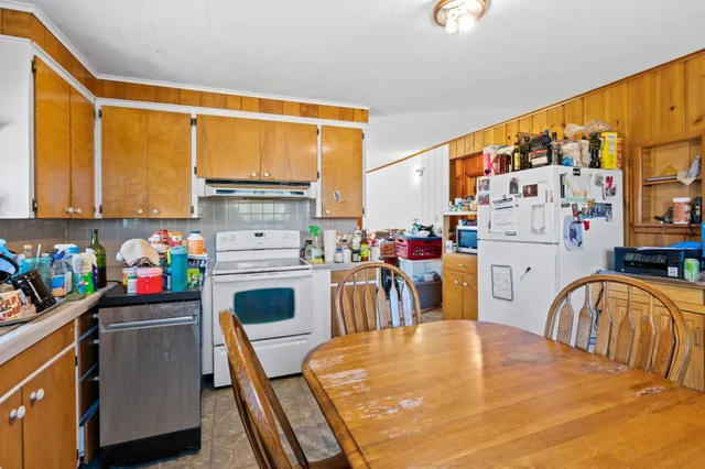 $425,000 | 4616 Highway 395, Clayton, WA 99110