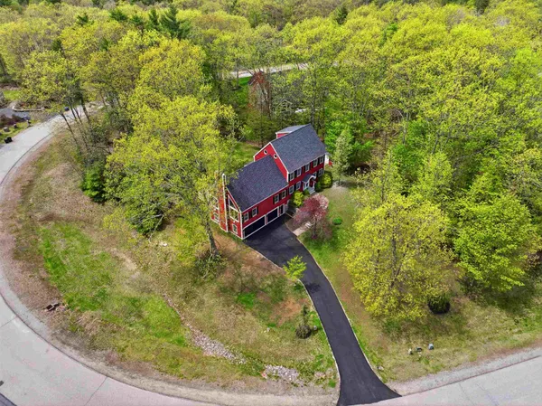 $1,195,000 | 29 Overlook Drive, Newfields, NH 03856