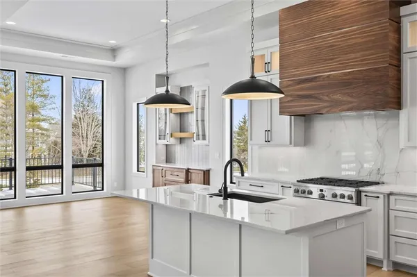 $1,424,737 | 3344 West 133rd Terrace, Leawood, KS 66209