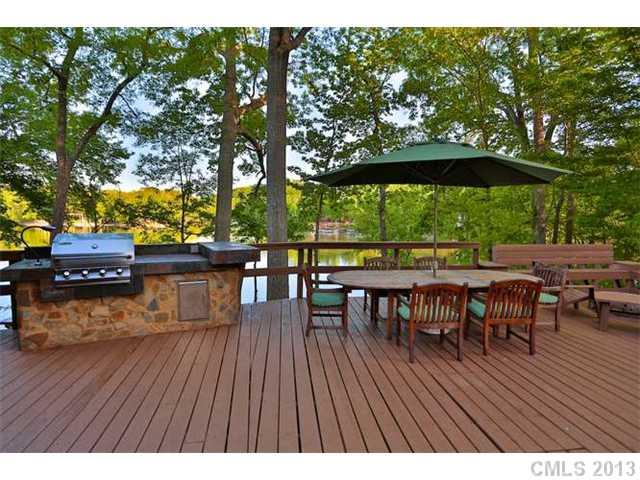 7631 Buckland Road Charlotte, NC 28278 - Photo 13 of 16 Gallery Image 13