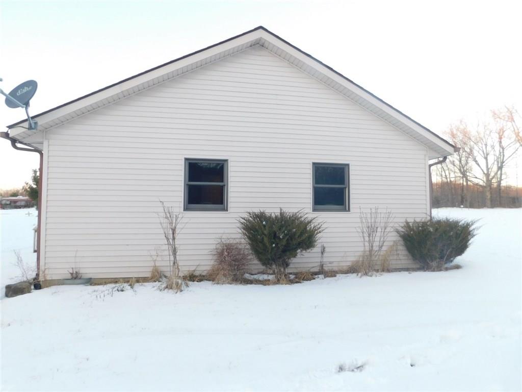 6216 West Becks Grove Road Columbus, IN 47201 - Photo 4 of 24