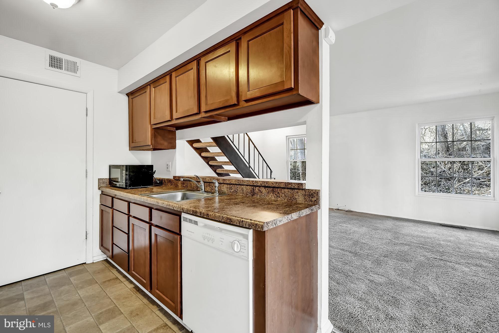72 Ridgelawn Road, Unit D Reisterstown, MD 21136 - Photo 10 of 28