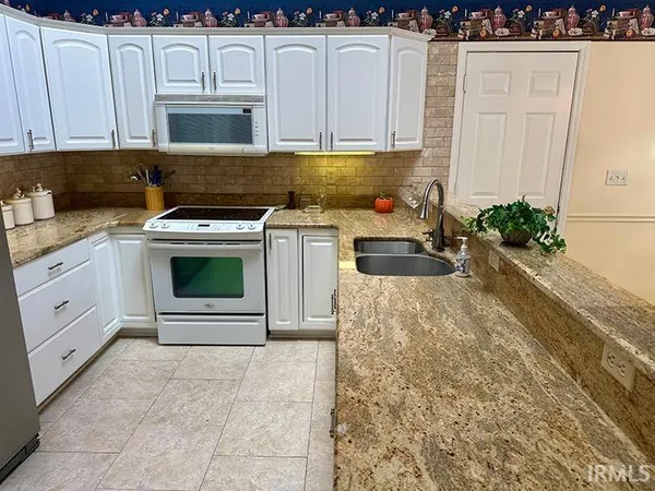 $415,000 | 51311 Windsor Manor Court, Granger, IN 46530