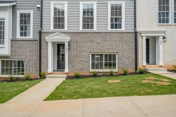 $2,999 | 3165 Dogwood Drive, Unit 106, Hapeville, GA 30354