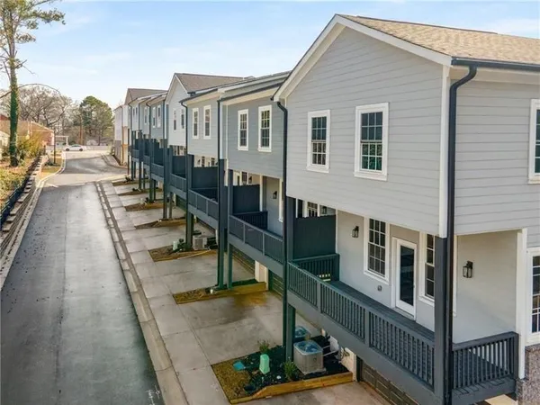 $2,999 | 3165 Dogwood Drive, Unit 106, Hapeville, GA 30354