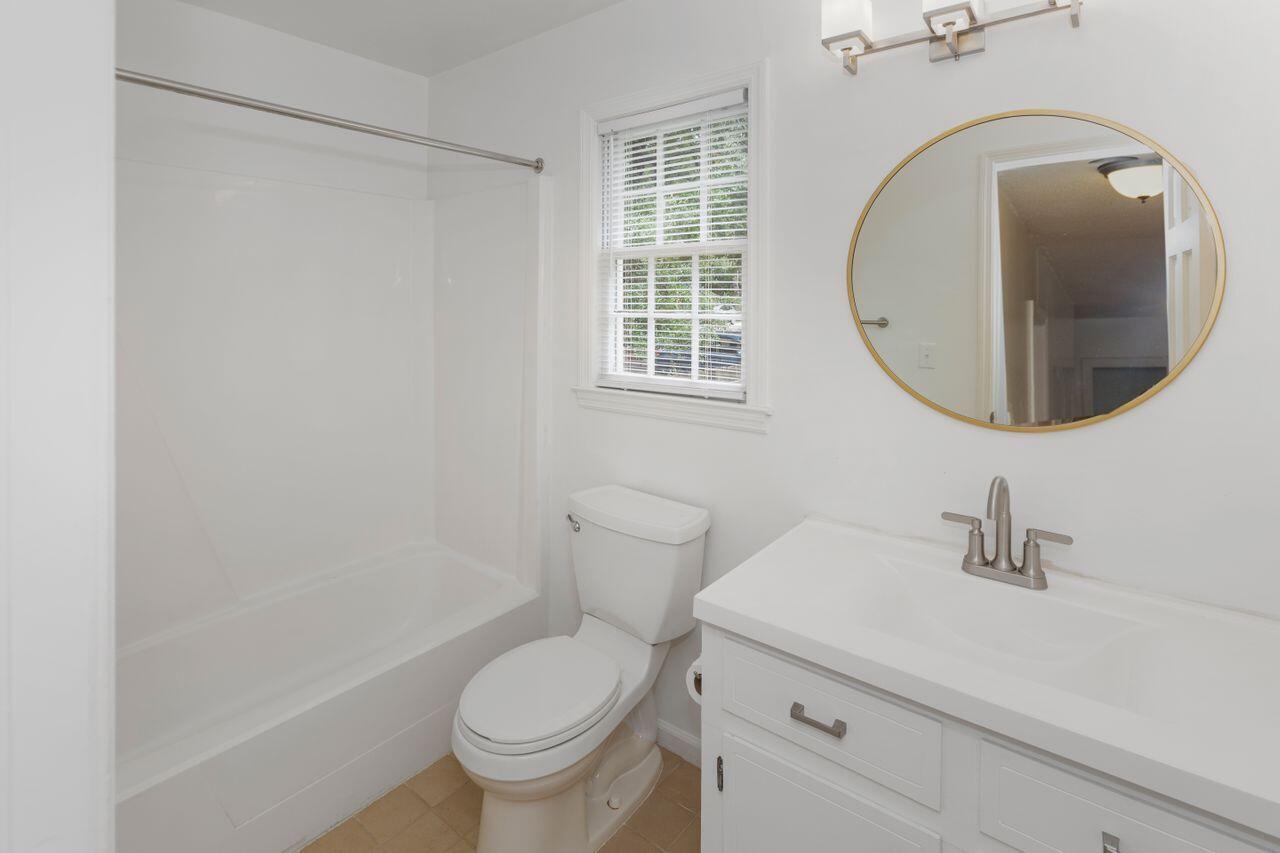 1129 Rifle Range Road Mount Pleasant, SC 29464 - Photo 19 of 29 Bedroom 1 Bathroom