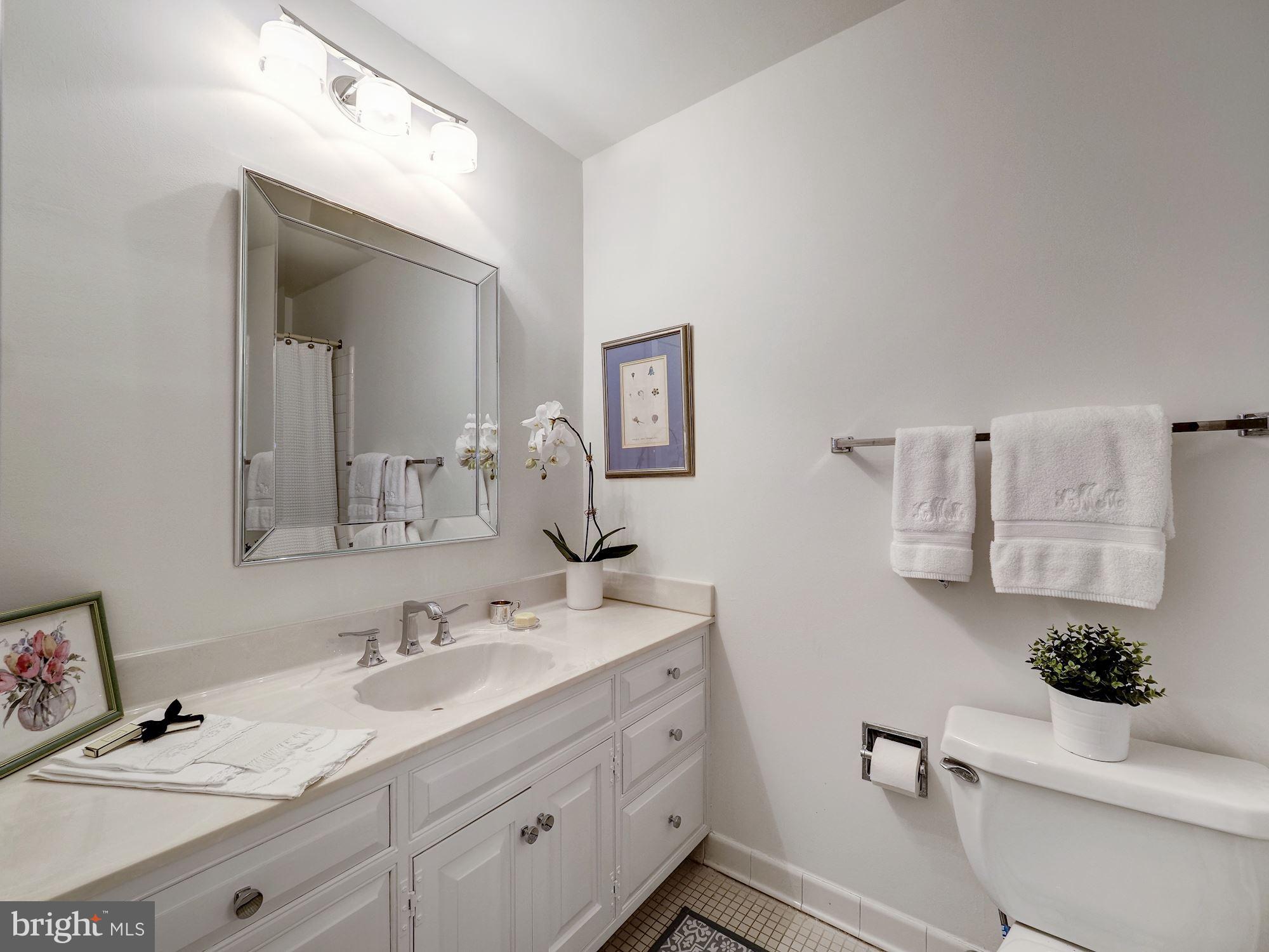 4402 Boxwood Road Bethesda, MD 20816 - Photo 11 of 20 Master Bathroom
