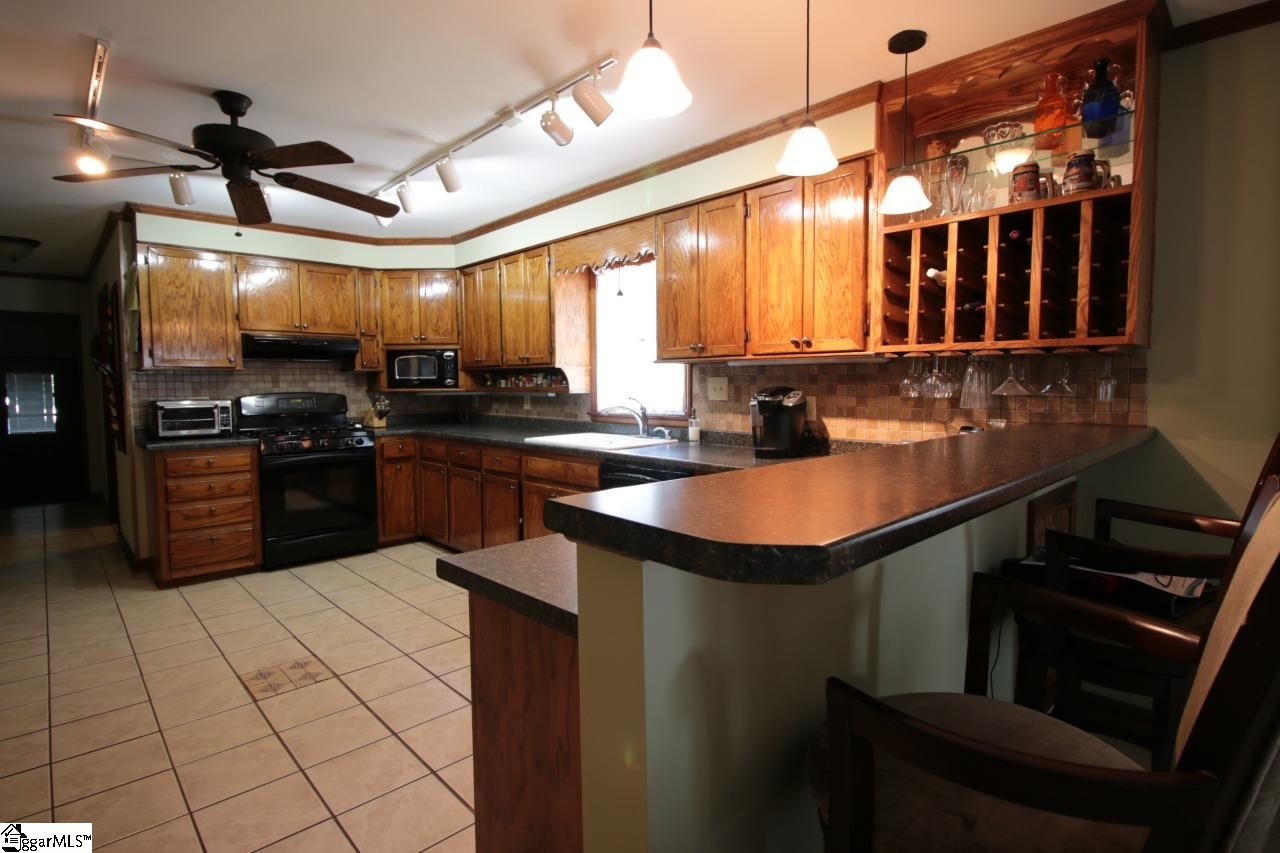 139 Cove Road Clinton, SC 29325 - Photo 4 of 17 Gallery Image 4