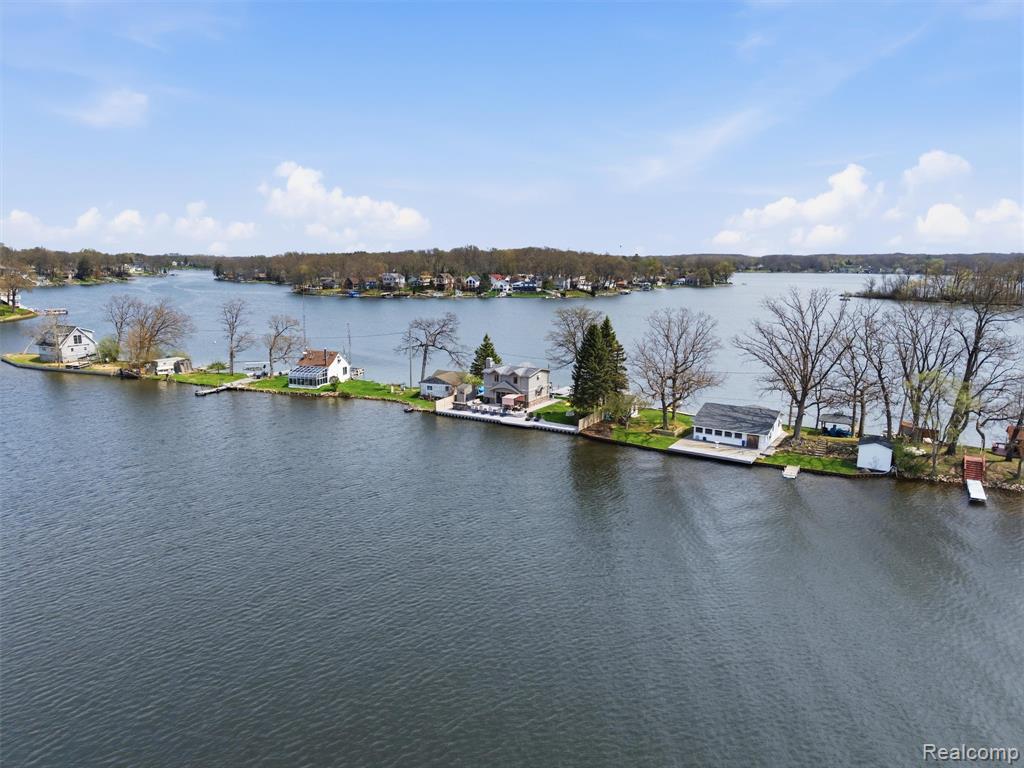 16342 Stages Island Fenton, MI 48430 - Photo 4 of 42