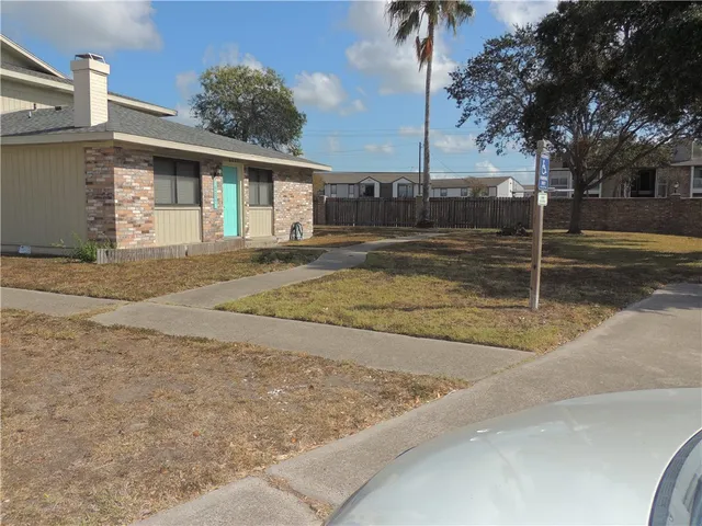a view of a house with street