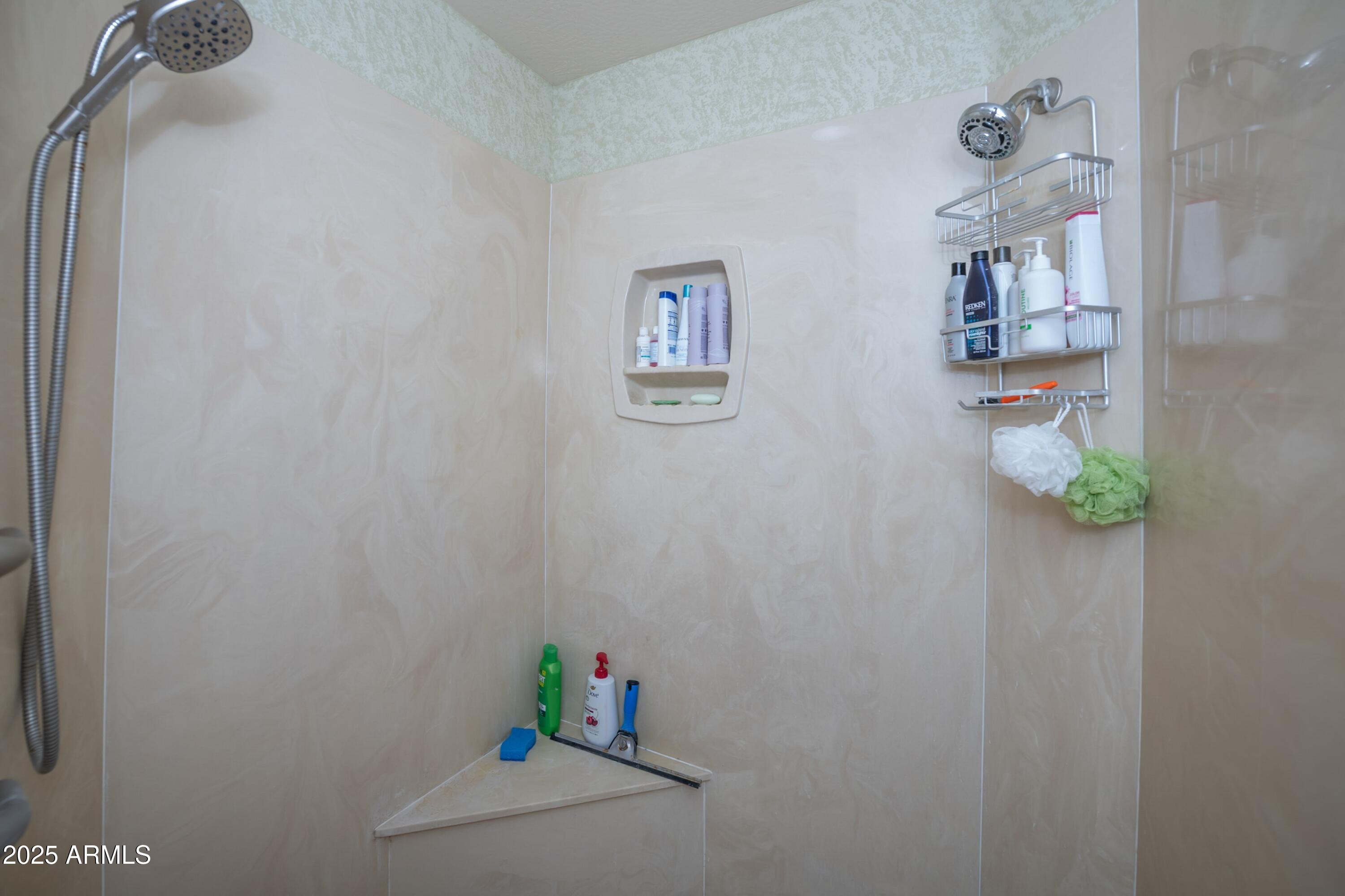 171 South Enchanted Road Dewey, AZ 86327 - Photo 19 of 62 Master Shower