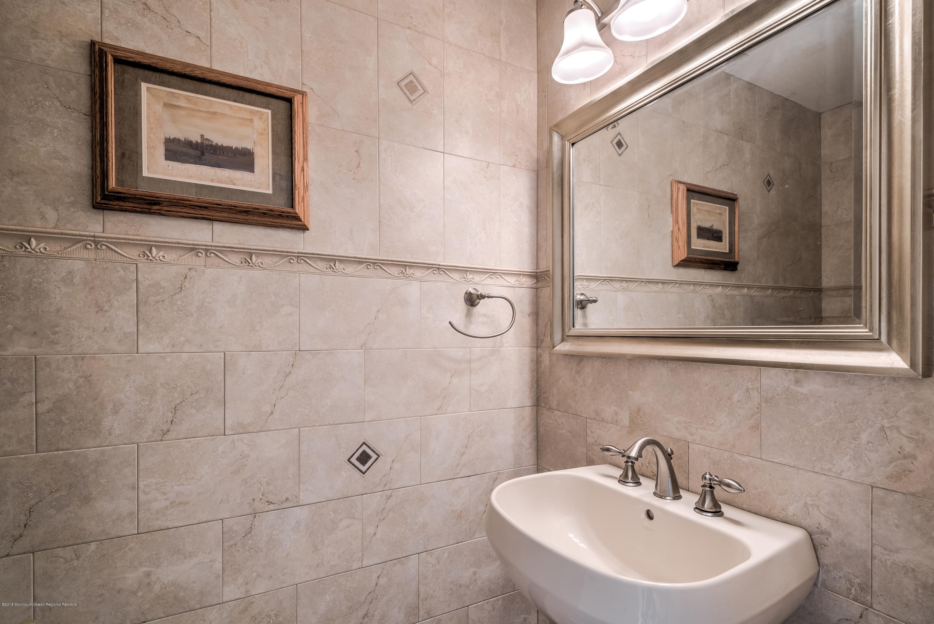635 Jackson Mills Road Jackson, NJ 08527 - Photo 11 of 27 011_POWDER ROOM