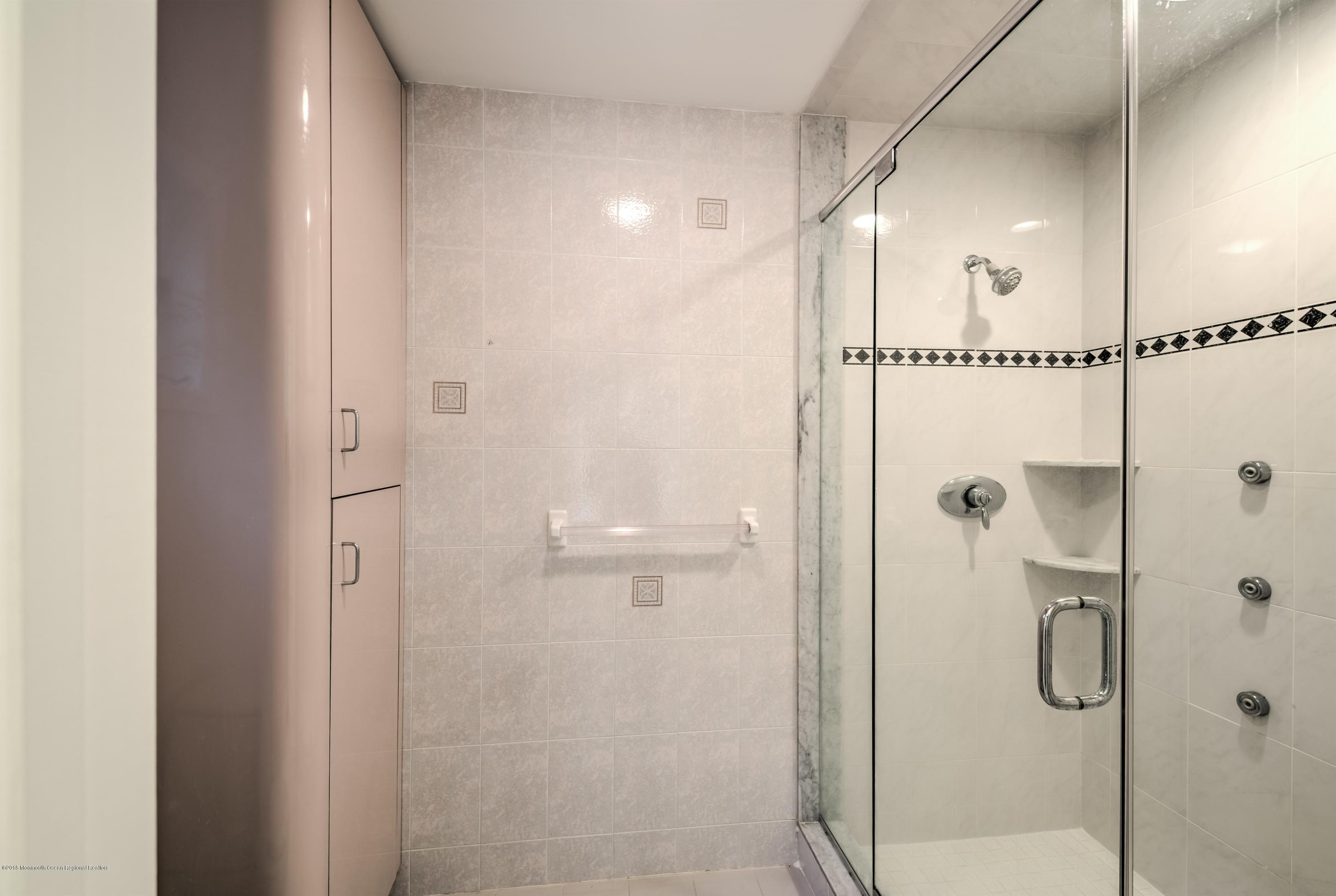 635 Jackson Mills Road Jackson, NJ 08527 - Photo 17 of 27 018_MASTER BATHROOM