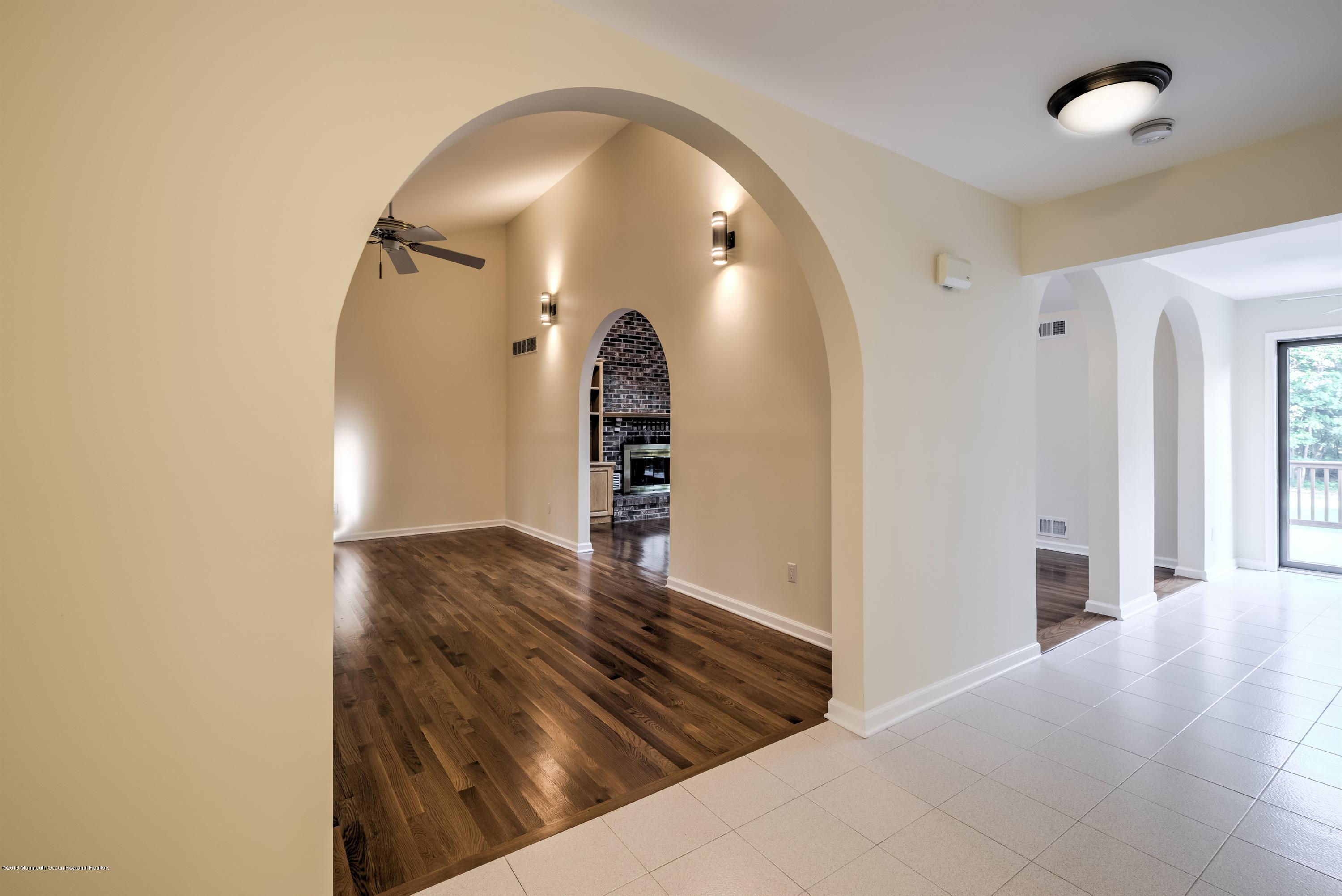 635 Jackson Mills Road Jackson, NJ 08527 - Photo 4 of 27 004_FOYER