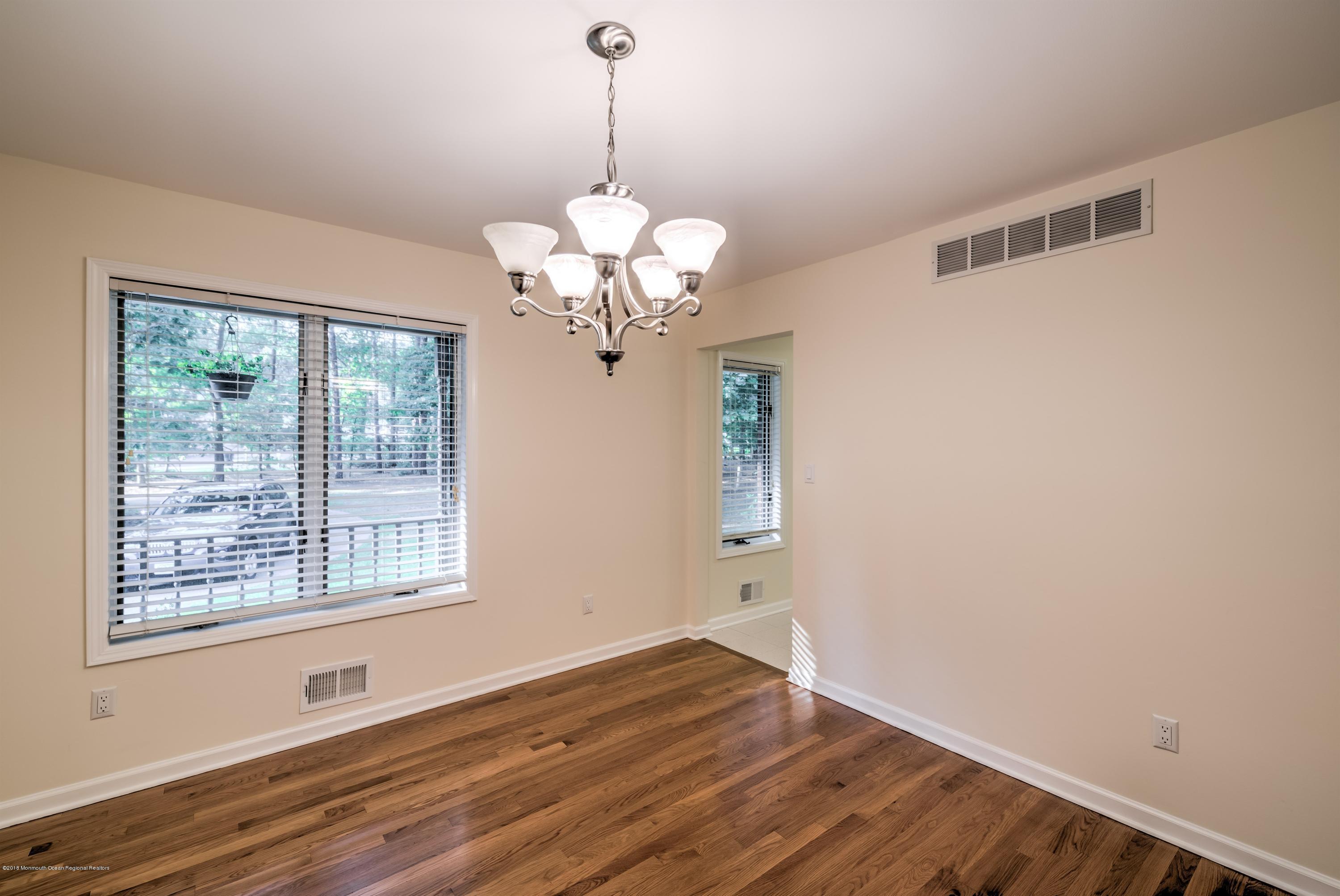 635 Jackson Mills Road Jackson, NJ 08527 - Photo 10 of 27 010_DINING ROOM