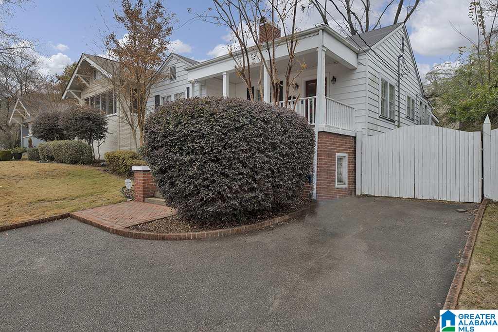 904 Stuart Street Birmingham, AL 35209 - Photo 3 of 20