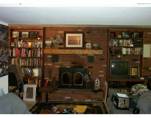 608 Thomas Road Eighty Four, PA 15330 - Photo 3 of 8 Den/Family/Great Room.