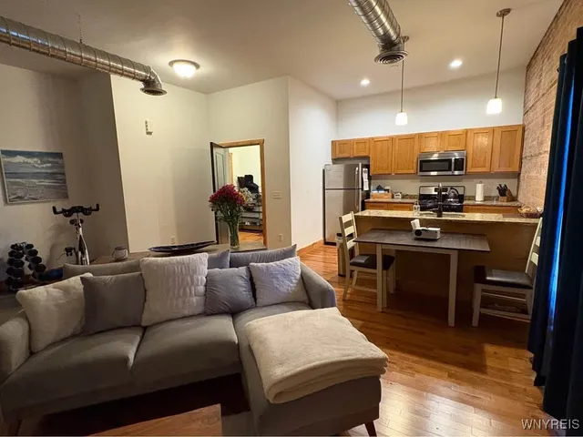 $1,600 | 43 Central Avenue, Lancaster, NY 14086