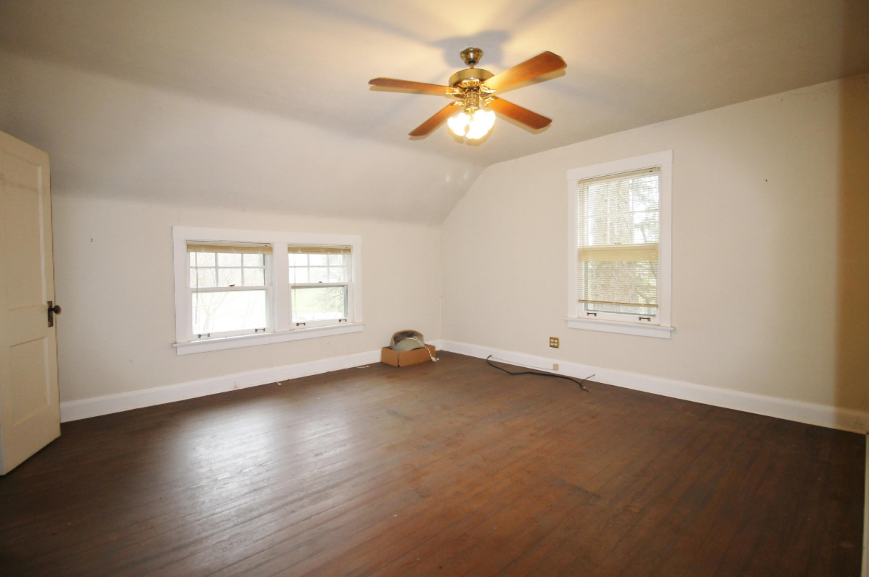 13844 Log Cabin Road Three Oaks, MI 49128 - Photo 18 of 21 Upstairs bedroom